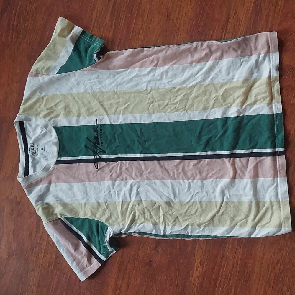Hollister tee